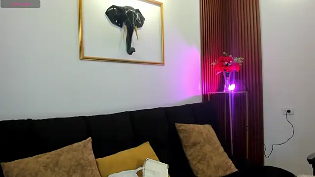 Snapshot of Zayda_1 chatting on 10.13.25 Zayda 1 online show from 10.13.25