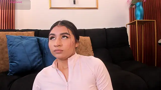 Snapshot of Zayda_1 chatting on 10.17.25 Zayda 1 online show from 10.17.25