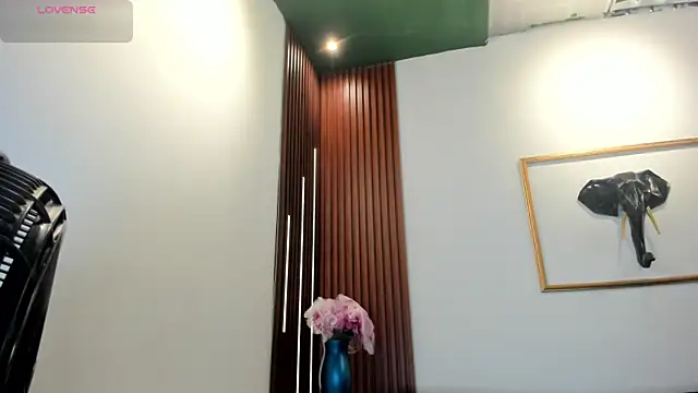 Snapshot of Zayda_1 chatting on 10.20.25 Zayda 1 online show from 10.20.25