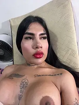 Snapshot of saragill323 chatting on 01.24.25 saragill323 online show from 01.24.25