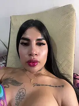 Snapshot of saragill323 chatting on 01.31.25 saragill323 online show from 01.31.25