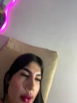 Snapshot of saragill323 chatting on 03.23.25 saragill323 online show from 03.23.25