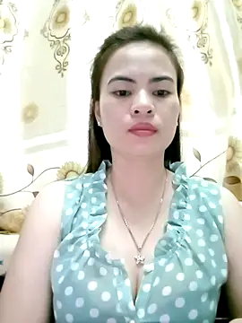NgocQuyen2K online show from 02.15.25