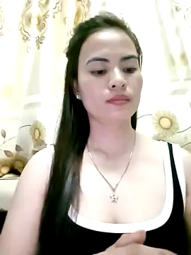 NgocQuyen2K online show from 02.16.25
