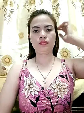 NgocQuyen2K online show from 02.17.25