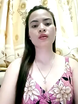 NgocQuyen2K online show from 02.18.25