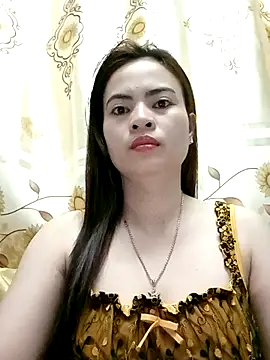 NgocQuyen2K online show from 02.18.25