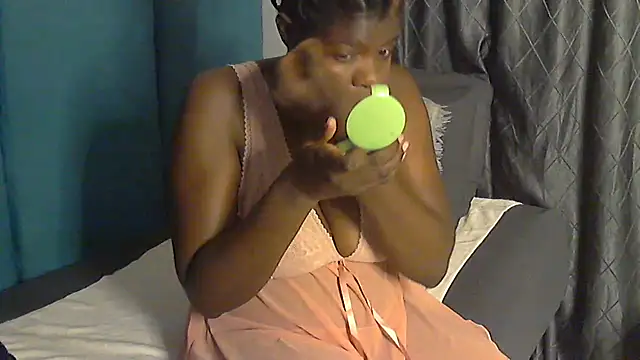 Snapshot of Mochabae chatting on 02.09.25 Mochabae online show from 02.09.25