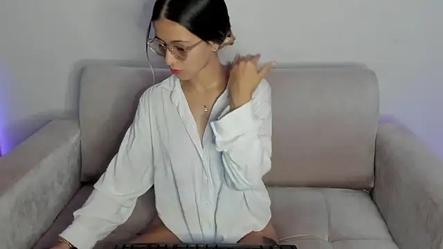 Snapshot of Lilacutte_ chatting on 02.09.25 Lilacutte online show from 02.09.25