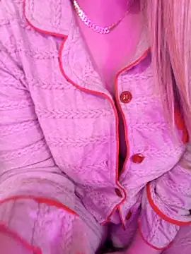 Snapshot of Afnane___charmouta chatting on 11.18.25 Afnane charmouta online show from 11.18.25