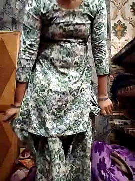 Snapshot of Hot-rubina chatting on 01.06.25 Hot-rubina online show from 01.06.25