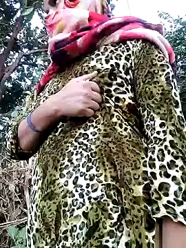 Snapshot of Hot-rubina chatting on 01.11.25 Hot-rubina online show from 01.11.25