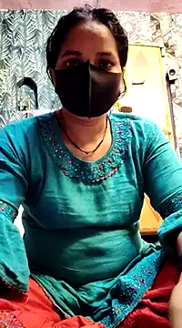 Snapshot of Hot-rubina chatting on 01.22.25 Hot-rubina online show from 01.22.25