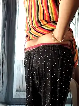 Snapshot of Hot-rubina chatting on 03.18.25 Hot-rubina online show from 03.18.25