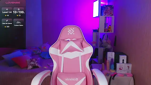 ur kitty   online show from 12.21.24