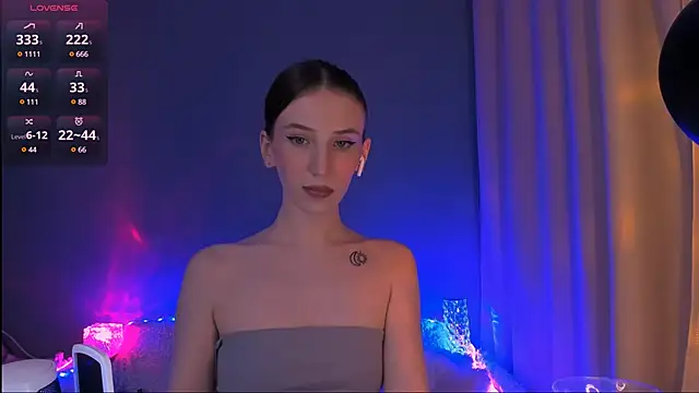 ellaamber online show from 12.17.24