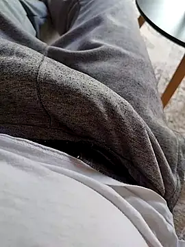 A man in public online show from 12.18.25