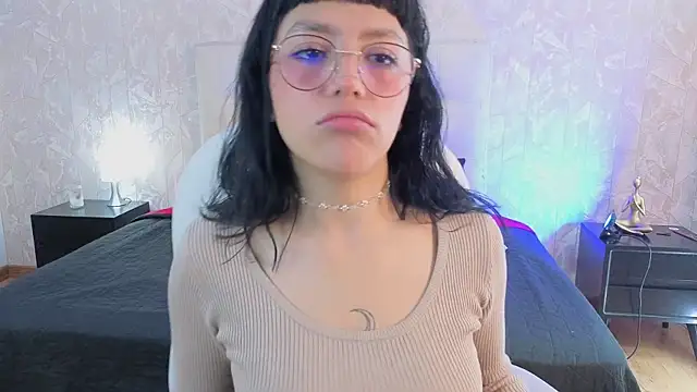 cute hollywood online show from 04.15.26