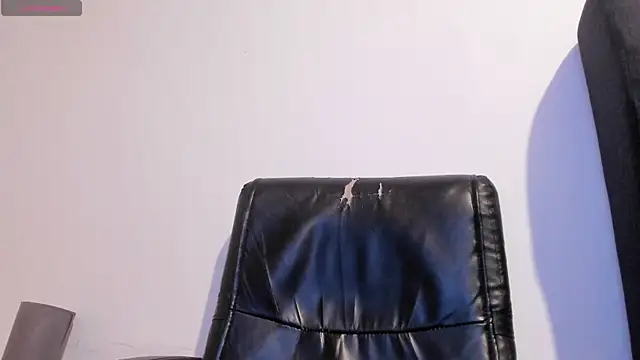 Snapshot of EmaGw chatting on 10.16.25 EmaGw online show from 10.16.25