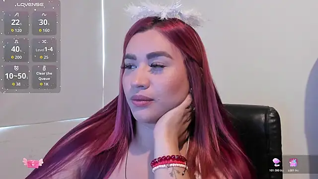 Snapshot of EmaGw chatting on 10.20.25 EmaGw online show from 10.20.25