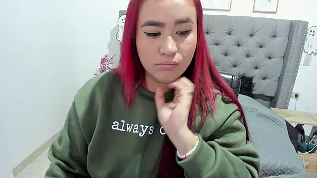 Snapshot of EmaGw chatting on 01.06.26 EmaGw online show from 01.06.26