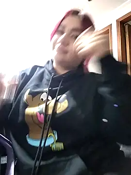 Snapshot of EmaGw chatting on 02.25.26 EmaGw online show from 02.25.26