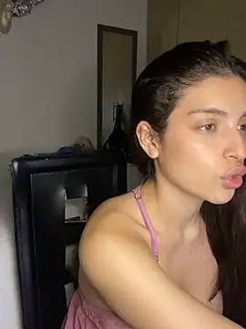 Snapshot of dakota_le chatting on 12.13.24 dakota le online show from 12.13.24