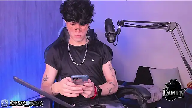 Snapshot of cinnamon_boyxxx chatting on 09.30.25 cinnamon boyxxx online show from 09.30.25