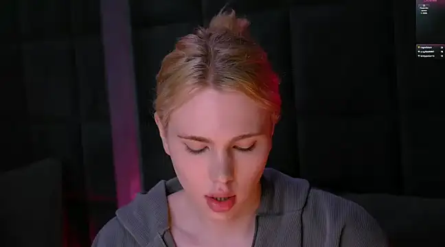 Snapshot of DanielPaige_ chatting on 12.29.24 DanielPaige online show from 12.29.24