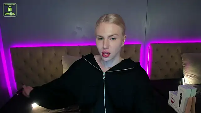 Snapshot of DanielPaige_ chatting on 01.08.25 DanielPaige online show from 01.08.25