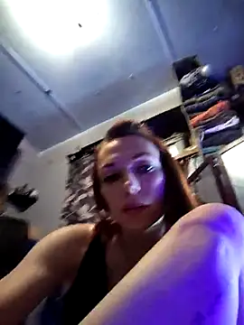 Snapshot of Genevieve143 chatting on 11.09.25 Genevieve143 online show from 11.09.25