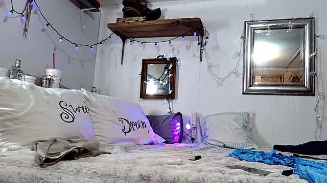 Genevieve143 online show from 01.08.26