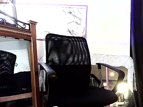 Snapshot of Genevieve143 chatting on 07.05.26 Genevieve143 online show from 07.05.26