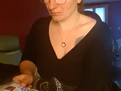 Snapshot of cruellaculdenfer67 chatting on 12.17.24 cruellaculdenfer67 online show from 12.17.24