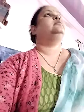 Snapshot of Kiyara7 chatting on 02.01.25 Kiyara7 online show from 02.01.25