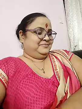 Snapshot of Kiyara7 chatting on 02.01.25 Kiyara7 online show from 02.01.25