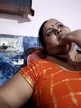 Snapshot of Kiyara7 chatting on 02.04.25 Kiyara7 online show from 02.04.25