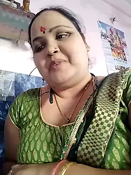 Snapshot of Kiyara7 chatting on 02.05.25 Kiyara7 online show from 02.05.25