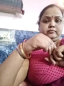 Snapshot of Kiyara7 chatting on 02.07.25 Kiyara7 online show from 02.07.25