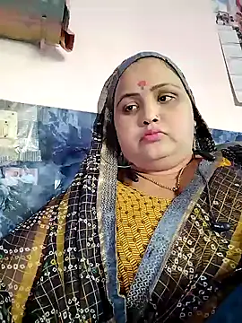 Snapshot of Kiyara7 chatting on 02.10.25 Kiyara7 online show from 02.10.25