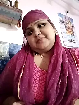 Snapshot of Kiyara7 chatting on 02.17.25 Kiyara7 online show from 02.17.25