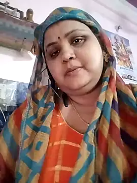 Snapshot of Kiyara7 chatting on 02.18.25 Kiyara7 online show from 02.18.25