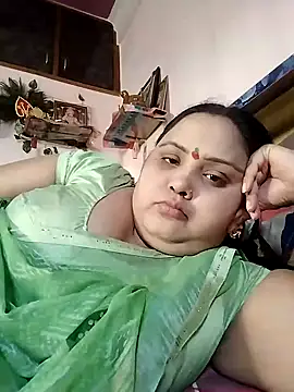 Snapshot of Kiyara7 chatting on 02.18.25 Kiyara7 online show from 02.18.25