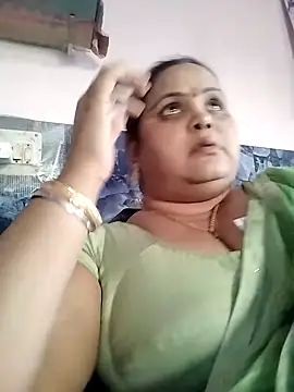 Snapshot of Kiyara7 chatting on 02.18.25 Kiyara7 online show from 02.18.25