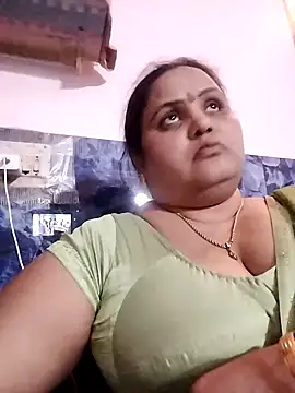 Snapshot of Kiyara7 chatting on 02.18.25 Kiyara7 online show from 02.18.25