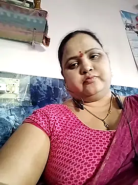 Snapshot of Kiyara7 chatting on 02.20.25 Kiyara7 online show from 02.20.25