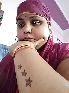 Snapshot of Kiyara7 chatting on 02.21.25 Kiyara7 online show from 02.21.25