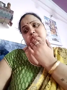 Snapshot of Kiyara7 chatting on 02.24.25 Kiyara7 online show from 02.24.25