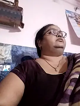 Snapshot of Kiyara7 chatting on 02.28.25 Kiyara7 online show from 02.28.25