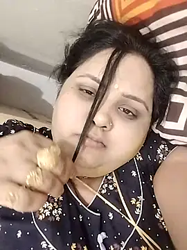 Snapshot of Kiyara7 chatting on 03.08.25 Kiyara7 online show from 03.08.25